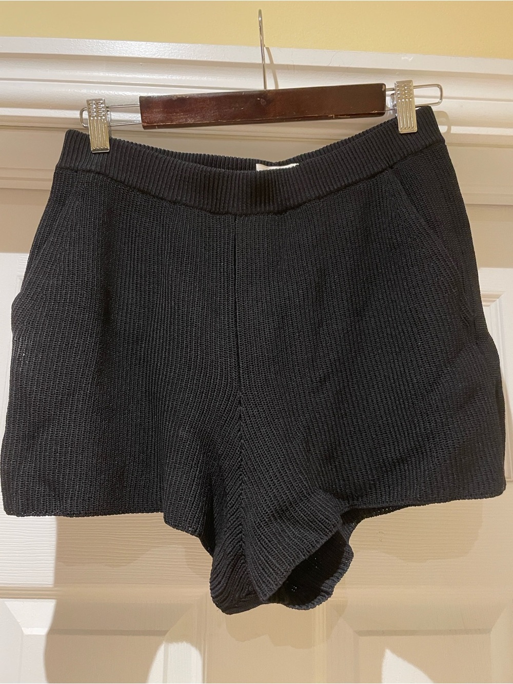 Wilfred Black A-Line Ribbed Knit Shorts Dark Academia Preppy M